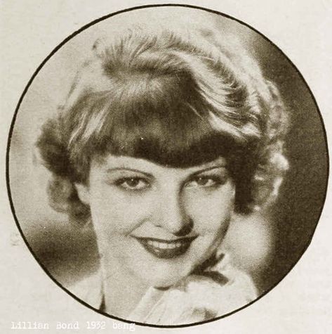 1930s Hair Short, 1930s Hair Tutorial, 1930 Hairstyles, Late 1930s Hair, 1930s Blonde Woman, 1930s Hair Accessories, Bob Styling, 1930s Hair, 1930s Hollywood