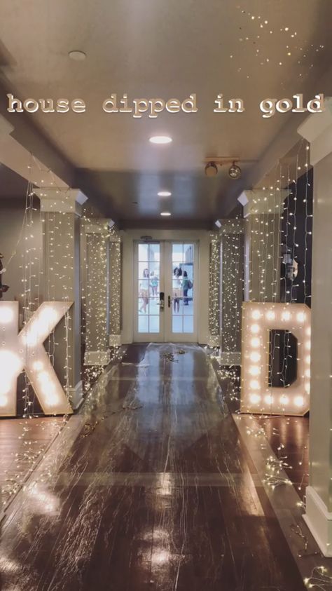 Kappa Delta Preference Round, College Formal Decorations, Vp Membership Sorority, Preference Decorations Sorority, Preference Round Decorations Sorority, Sorority Party Decorations, Gold Sorority Theme, Sorority Rush House Decorations, Recruitment Decorations Philanthropy