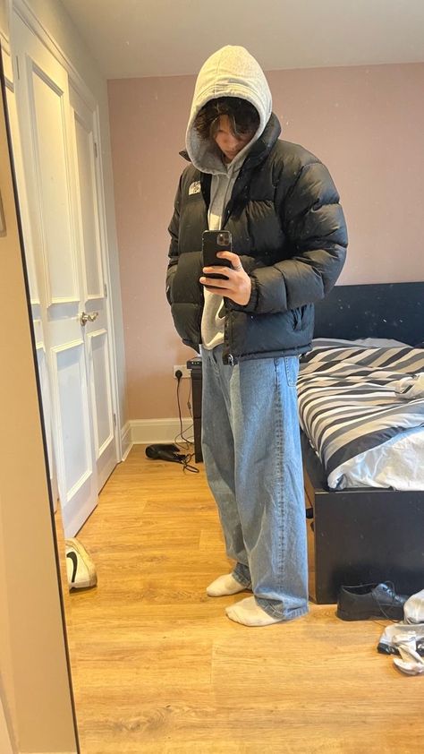 Nuptse Jacket Outfit Men, North Face Coat Outfit, Gray Puffer Jacket Outfit, The North Face Outfits Men, Northface Jacket Outfit, Cold Winter Outfits Men, Puffer Jacket Outfit Ideas, North Face Puffer Jacket Outfit, Puffer Jacket Outfit Men