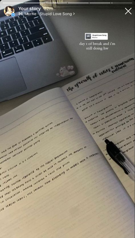 Studying Ig Story Ideas, Notes Ig Story, Study Ig Stories, Instagram Creative Ideas, College Essentials, Instagram Background, Instagram My Story, Sophomore Year, Art Journal Therapy