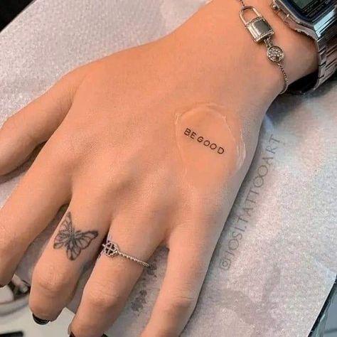 Small Side Hand Tattoos For Women, Thumb Tattoos Side, Handle With Care Tattoo, Inner Finger Tattoos, Thigh Tattoo Women, Best Friends Tattoo, Tattoo Back Tattoo, Tattoo Leggings, Patchwork Tattoo Ideas