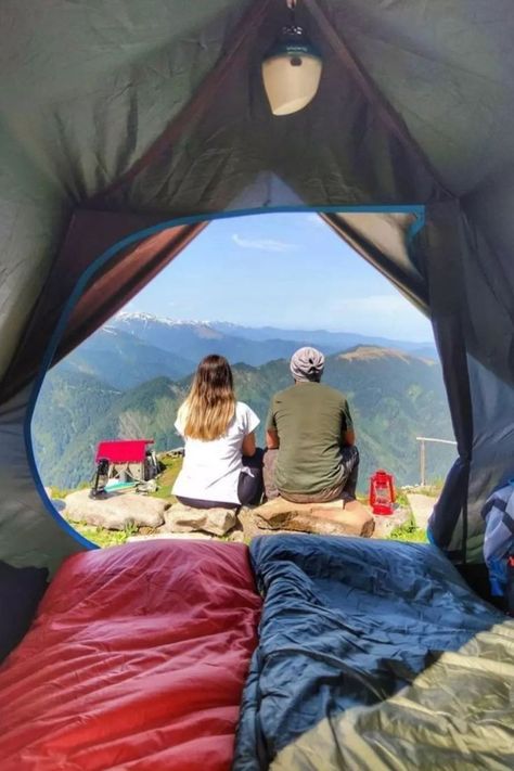 Couple Camping Photography, Camping Photography Friends, Camping Photo Ideas, Camping Photoshoot, Camping Couple, Couple Camping, Camping Photo, Camping Inspiration, Picnic Inspiration