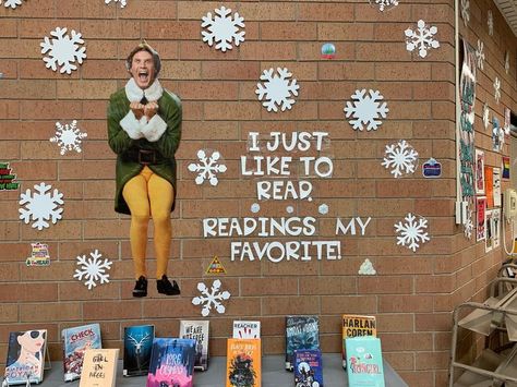 Christmas Library Displays, Library Display Ideas, Christmas Library Display, Teen Library Displays, School Library Book Displays, Christmas Library, School Library Displays, Teen Library, Middle School Libraries