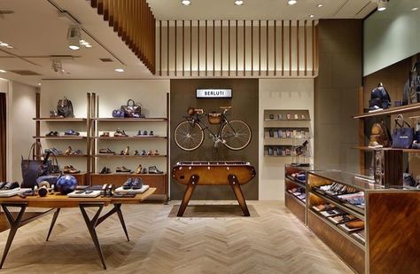 Bike Shop Interior Design, Gear Room, Shoe Store Design, Bicycle Store, Modern Garage, Bicycle Shop, Retail Inspiration, Luxury Living Room Design, Bike Store