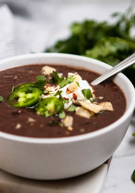 Lemon Zest Recipes, Easy Black Bean Soup, Clean Eating Soup Recipes, Black Bean Soup Recipe, Bean Soup Recipe, Black Bean Salsa, Bean Soup Recipes, Black Bean Soup, Delicious Soup Recipes