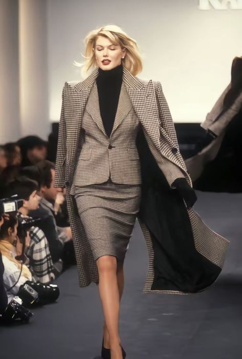 Ralph Lauren Fashion Show, Ralph Lauren Runway, Woman In Suit, Ralph Lauren Fall, 90s Runway Fashion, Runway Fashion Couture, Chique Outfits, Classy Work Outfits, Ralph Lauren Outfits