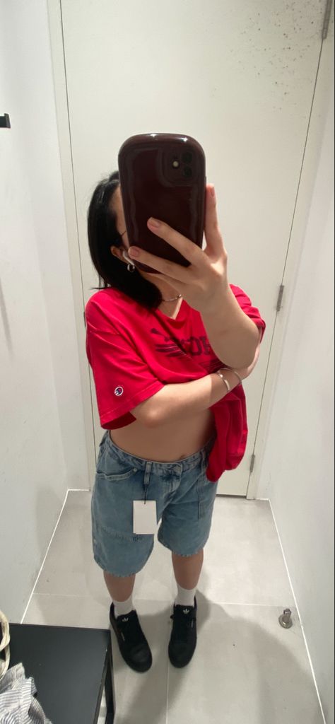 Jeans shorts from Calvin Klein light blue red over aized red t shirt champion white changing room Jorts Outfit, Changing Room, Red T Shirt, Red T, Red Tshirt, Jeans Shorts, Jean Shorts, Calvin Klein, Light Blue