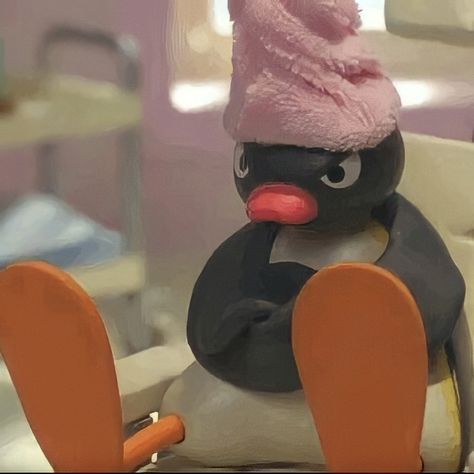 Circular Pfp, Pingu Memes, Pingu Pingu, 밈 유머, Cartoon Memes, Cute Memes, Wholesome Memes, Funny Reaction Pictures, Meme Faces