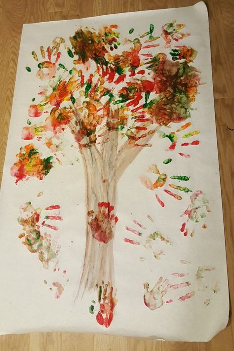 Autumn Tree Craft, Activities With Toddlers, Preschool Fall Activities, Hand Print Crafts, Autumn Preschool, Crafts For Fall, Fall Activities For Toddlers, Hand Print Tree, Fall Crafts For Toddlers