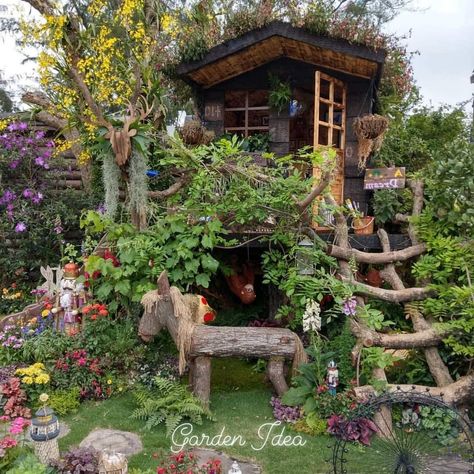 Fairy Backyard Aesthetic, Townhome Backyard Ideas, Garden Hideout, Garden Hobbit House, Treehouse Garden, Fairy Treehouse, Aesthetic Backyard, Heal Your Soul, Christmas Posts