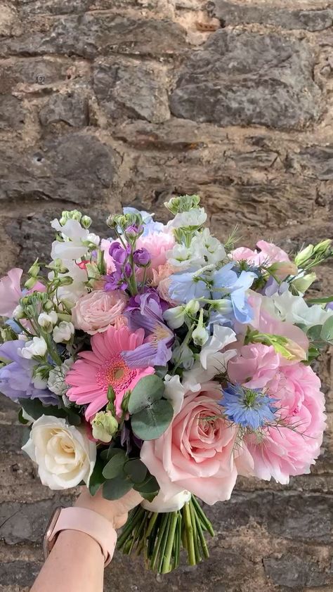 Fake Flower Bride Bouquet, Garden Theme Bouquet, Bridal Bouquet Ideas Spring, Pastel Prom Bouquet, Pink And Purple Bouquet Wedding, Disney Flower Arrangements, Prom Bouquets Ideas, Bride Bouquets Pastel, Wedding Ideas Flowers Decoration