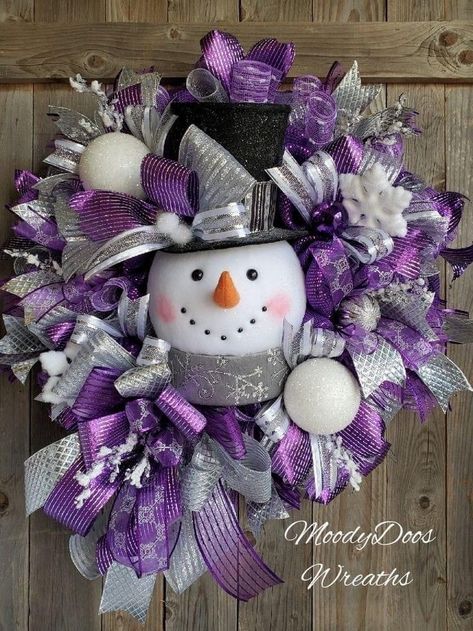 Purple Christmas Wreath, Christmas Wreath Decor, Deco Mesh Wreaths Tutorials, Nutcracker Christmas Decorations, Holiday Wreaths Diy, Purple Wreath, Christmas Wreaths Diy Easy, Christmas Decorations Wreaths, Christmas Porch Decor