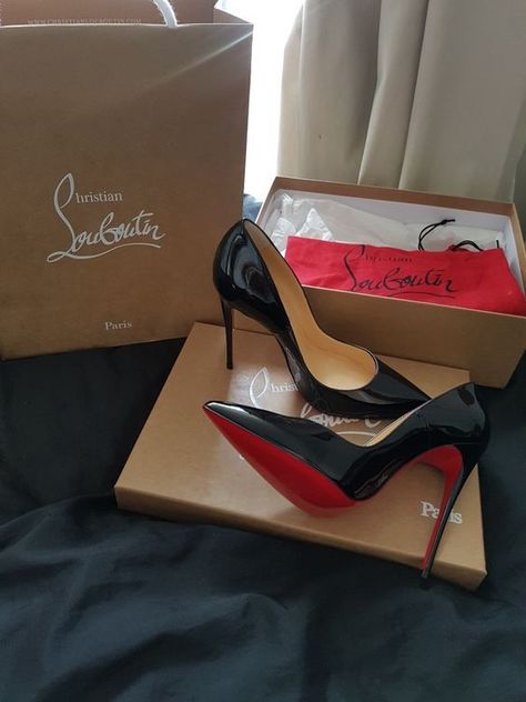 Black Shoes With Red Bottoms, Red Bottom Louboutin, Black Heels Red Bottoms, Black Heels With Red Bottoms, Christian Louboutin Heels Aesthetic, Louboutin Shoes Aesthetic, Louboutin Heels Aesthetic, Christian Louboutin Aesthetic, Louboutin Aesthetic