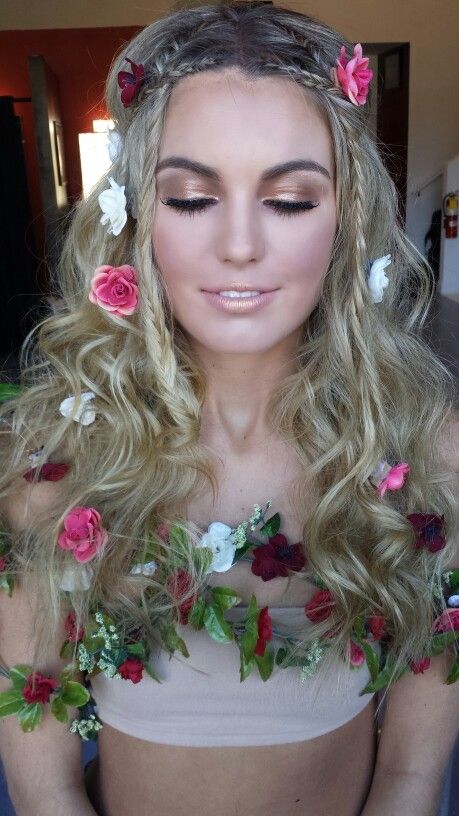 makeup Hippie Costume Makeup, Hippie Makeup 70s Flower Power, Hippy Makeup Halloween, Hippie Style 70s Flower Power, Hippie Style 70s, Flower Child Makeup, Calendar Photoshoot, Warm Tone Makeup, Hippie Makeup