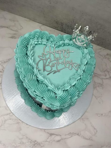 Turquoise Heart Cake, Teal Heart Cake, Teal And Pink Cake, Green Heart Cake, Teal Birthday Cake, Blue Heart Cake, Birthday Essentials, Aqua Cake, Birthday Cale