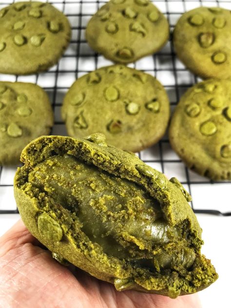 Matcha Ideas, Mochi Chocolate, Mochi Cookies, Matcha Desserts, Matcha Mochi, Matcha Recipes, Strawberry Shortcakes, Mochi Recipe, Matcha Cookies