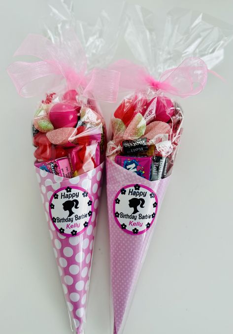 Candy Lady Neighborhood, Candy Cones Party Favors, Barbie Goodie Bag Ideas, Barbie Candy Bags, Barbie Gift Bags, Barbie Gift Ideas, Tarts Strawberry, Barbie Party Favors, Pixie Stick