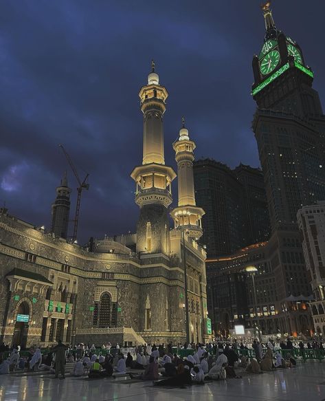 Masjid-al-Haram: a thread Masjid Aesthetic, Masjid Haram, Islamic Aesthetic, Mecca Madinah, Islam Aesthetic, Al Haram, Masjid Al Haram, Islamic Cartoon, Beautiful Mosques