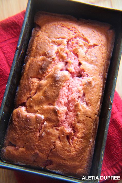 Raspberry Cream Cheese Bread, Orange Cream Cheese Loaf 12 Tomatoes, Strawberry Swirl Loaf 12 Tomatoes, Strawberry Bread Recipe Easy, Strawberry Bread Recipe, Strawberry Bread Recipes, Cream Cheese Bread, Strawberry Bread, Cream Cheese Muffins