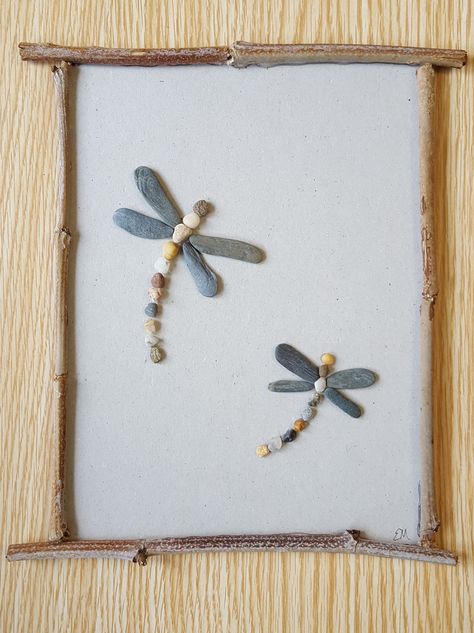 Dragonfly Wood Art, Pebble Art Dragonfly, Butterfly Pebble Art, Dragonfly Pebble Art, Dragonfly Seaglass Art, Dragonfly Rock Art, Seashell Dragonfly, Seashell People, Stone Dragonfly