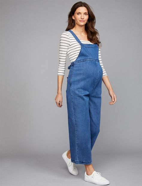 Pregnacy Fashion, Maternity Overalls, Designer Maternity Clothes, Maternity Clothes Summer, Preggo Fashion, Pregnancy Photography, Stylish Maternity Outfits, Fur Clothing, Pregnancy Wardrobe