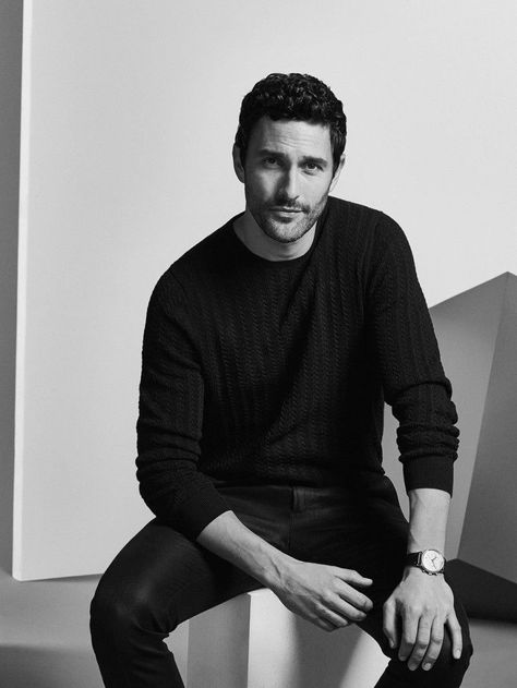 Noah Mills, Men's Portrait Photography, Ideas For Photography, Male Portrait Poses, Business Portrait Photography, Headshot Poses, Mens Photoshoot Poses, Male Models Poses, Corporate Portrait