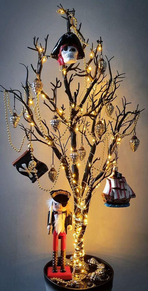 #ChristmasDecor #ChristmasTree #AlternativeChristmas #DarkChristmas #Pirates #DarkDecor #Pirate #Pirates #Gold #Skulls #RockandRoll #Decor https://www.instagram.com/p/CIO1Wi6jym-/?igshid=15lrh3aembrqr Pirate Christmas Tree, Pirate Christmas, Pirates Gold, Alternative Christmas, Dark Christmas, Tropical Christmas, Pirate Birthday, Pirate Skull, Pirate Theme