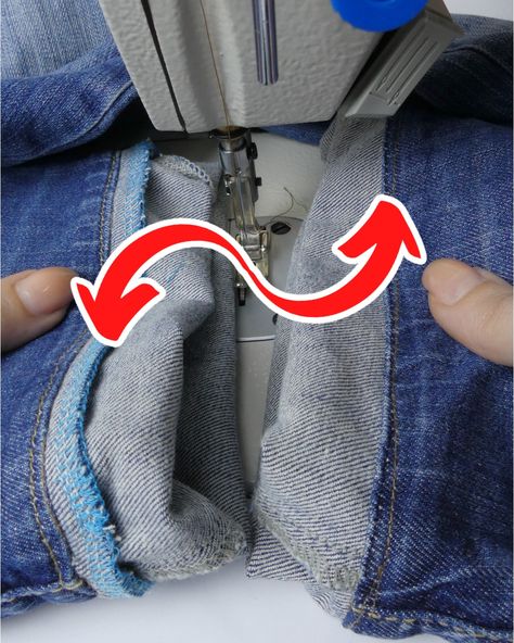 How to shorten and narrow jeans nicely and correctly. Two Sewing Tips and Tricks | jeans, sewing | How to shorten and narrow jeans nicely and correctly. Two Sewing Tips and Tricks | By MomCut - Deutschland Hemming Pants, Jeans Sewing, Sewing Tips And Tricks, How To Hem Pants, Shortening, Sewing Tips, Sewing Hacks, Tips And Tricks, Sewing