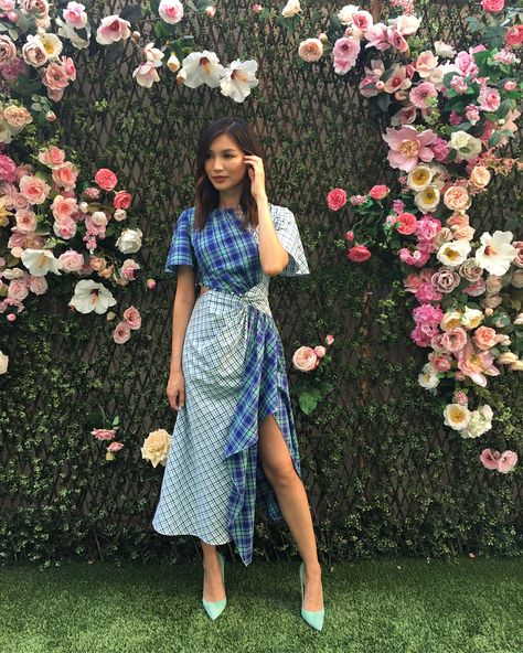 Prabal Gurung Dress, Gemma Chan, Asian Designers, Crazy Rich Asians, Stylish Celebrities, Crazy Outfits, Prabal Gurung, Hijab Fashion Inspiration, Pac Man