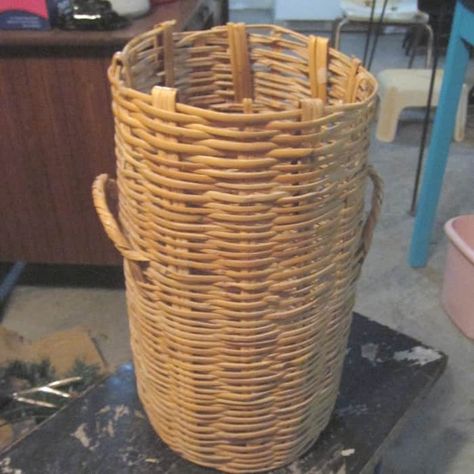 Petticoat Junktion - Recycle Upcycle DIY Home Decor Ideas Basket Repurpose Ideas, Wicker Laundry Hamper, Upcycled Decor, Upcycle Diy, Wicker Hamper, Upcycle Decor, Diy Home Decor Ideas, Diy Upcycle, Upcycle Recycle