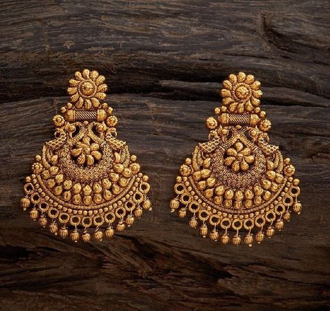 Gold Earrings For Marriage, Traditional Chandbali Earrings, Earrings Gold Indian Weddings, Gold Earing Design New Bridal, Chandbali Earrings Gold Antiques, Earings Design Gold New Model, Kammalu Designs, Ear Rings Gold Indian, Chandbali Earrings Gold Latest