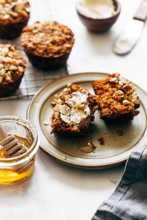 Healthy Carrot Muffins - Pinch of Yum Spring Baking Recipes, Healthy Carrot Muffins, Carrot Muffin, Baking Healthy, Blender Muffins, Pinch Of Yum, Spring Baking, Carrot Cake Muffins, Carrot Muffins