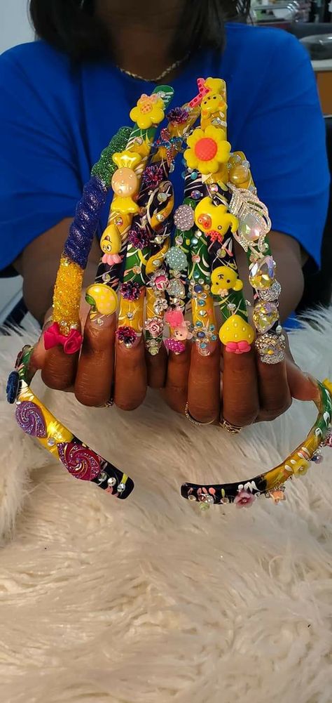 Nails Very Long, Rachet Nails Long, Longest Nails In The World Acrylic, Longest Nails Ever, 10xl Nails, Xxl Acrylic Nails Designs, Bad Nails Epic Fail, Ratchet Nails Designs, Black Themed Nails