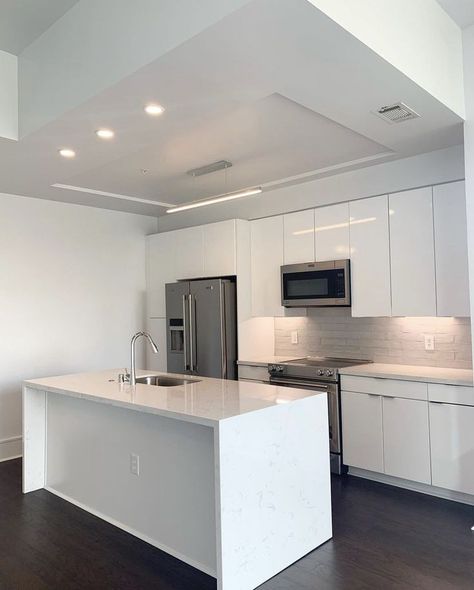 First Apartment Manifestation, Dallas Apartment Aesthetic, First Apartment Aesthetic Bedroom, Dream Apartment Kitchen, White Apartment Kitchen, White Apartment Aesthetic, Empty Apartment, Our First Apartment, White Apartment