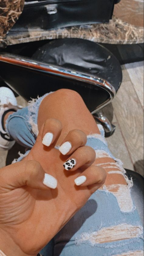 Morgan Wallen Themed Nails, Dip Powder Nails Western, Cow Print Nails Square, Morgan Wallen Concert Nails, Morgan Wallen Nail Ideas, Country Theme Nails, Country Music Festival Nails, Wallen Nails, White Western Nails