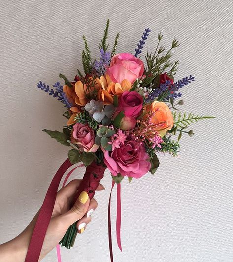 Natural Wildflower Bouquet, Bridesmaid Nosegay Bouquet, Small Colorful Bouquet Wedding, Mini Bouquet Homecoming, Mini Bouquet For Prom, Small Colourful Bouquet, Small Wedding Bouquets Spring, Prom Mini Bouquet, Small Homecoming Bouquet Ideas