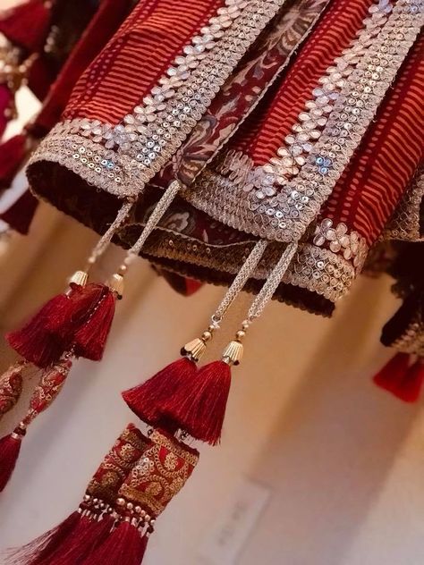 Duppta Design Ideas, Latkan Ideas, Dupatta Tassels, Dress Patern, Plain Suits, Tassels Fashion Clothing, Evil Quotes, Dupatta Design, Designer Tassels