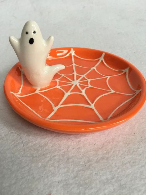 #halloweendecoration #homedecor Dark Homes, Halloween Bedroom, Halloween Clay, Diy Air Dry Clay, Halloween Queen, Air Dry Clay Projects, White Ghost, Clay Diy Projects, Clay Crafts Air Dry