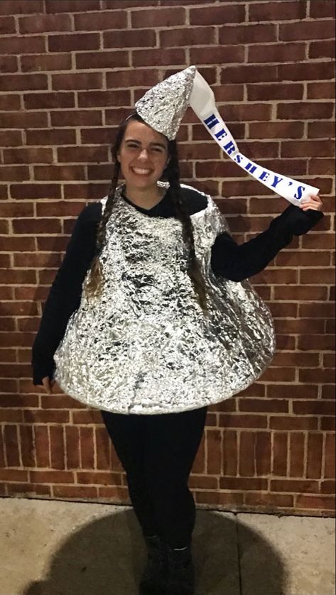 Chocolate Kiss Costume, Diy Hershey Kiss Costume, Hersey Kiss Costume, Hershey Bar Costume, Hershey Kiss Costume, Chocolate Costume, Candyland Costume, Halloween Decorations School, Kiss Halloween Costumes