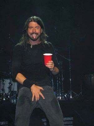 David Grohl, Foo Fighters Dave Grohl, Foo Fighters Dave, Foo Fighters Nirvana, Taylor Hawkins, He Makes Me Happy, Dave Grohl, Band Memes, Stay Classy