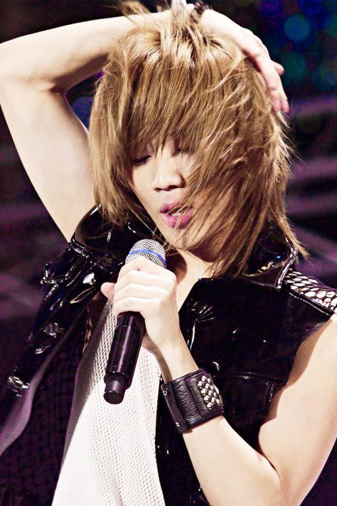 taemin SHINee Taemin Debut, Shinee Debut, Shinee Taemin, Lee Taemin, Korean Singer, Shinee, Boy Groups, Mini Albums, Actors