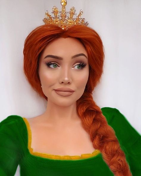 Queen Makeup Looks, Makeup Looks 2022, Shrek And Fiona Costume, Shrek Cosplay, Shrek Halloween, Fantasia Diy, Fiona Costume, Red Head Halloween Costumes, Red Hair Costume