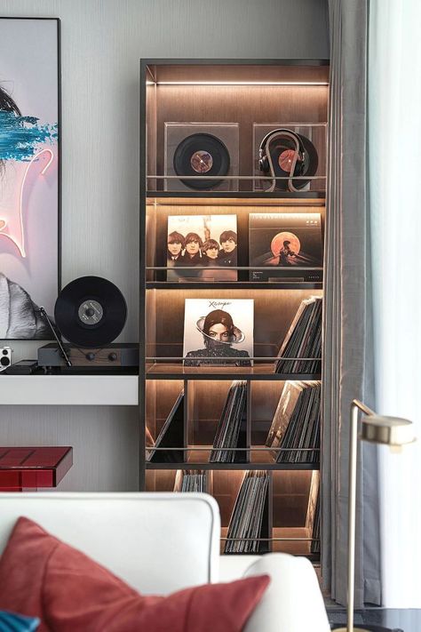 Vinyl Record Room, Record Display Shelf, Vinyl Shelf, Soft Autumn Color Palette, Autumn Color Palette, Home Music Rooms, Vinyl Room, Music Corner, Record Room