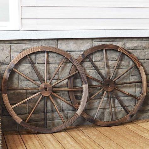 Wagon Wheel Garden, Wooden Wagon Wheels, Wood Wagon, Outdoor Backdrops, Wagon Wheels, Wooden Wagon, The Old West, Outdoor Statues, Wagon Wheel