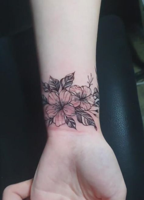 Wrist Cover Up Tattoos, Coverup Wrist Tattoos For Women, Best Wrist Tattoos, Flower Cover Up Tattoos, Inner Wrist Tattoos, Tatuaje Cover Up, Wrap Around Wrist Tattoos, Cover Up Tattoos For Women, Wrist Tattoo Cover Up