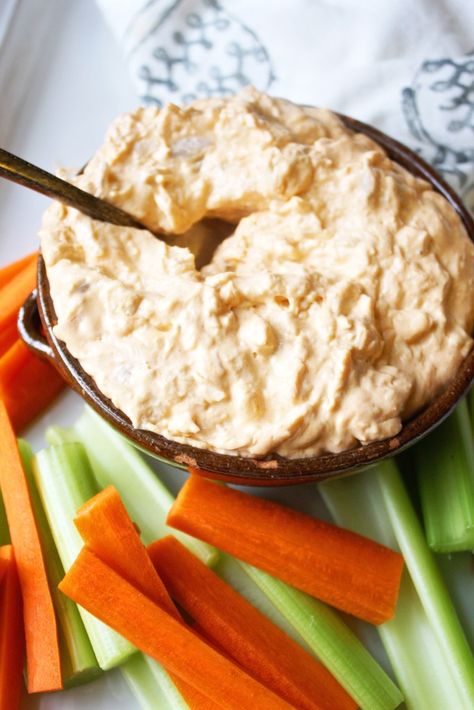 Skinny Buffalo Chicken Dip Buffalo Chicken Dip Crock Pot, Buffalo Chicken Meatballs, Healthy Buffalo Chicken, Chicken Dip, Chicken Dips, Buffalo Chicken Dip, Game Day Food, Ww Recipes, Buffalo Chicken