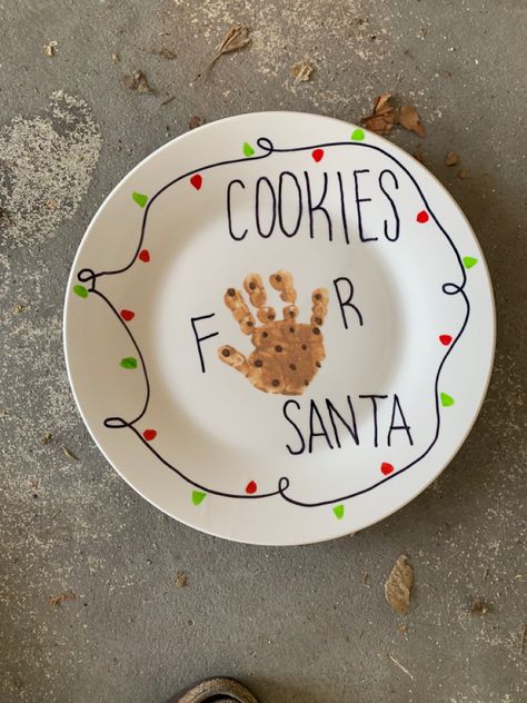 Christmas Ornament Ideas For Toddlers, Christmas Ideas For Infant Classroom, Diy Handprint Plate Christmas, Infant First Christmas Crafts, Baby Christmas Decorations Diy, Santa Handprint Plate, Santa’s Cookie Plate Craft, Infant Diy Christmas Gifts, Baby Diy Christmas Crafts