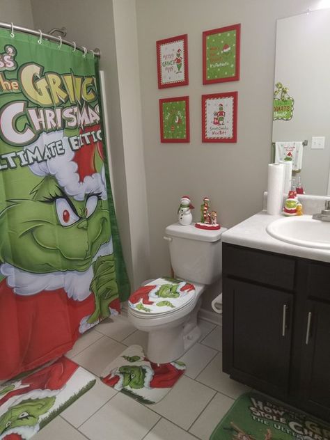 Grinch Bathroom, Christmas Bathroom Decor, Christmas Bathroom, Grinch Christmas, The Grinch, Christmas 2024, Happy Place, Grinch, Happy Places