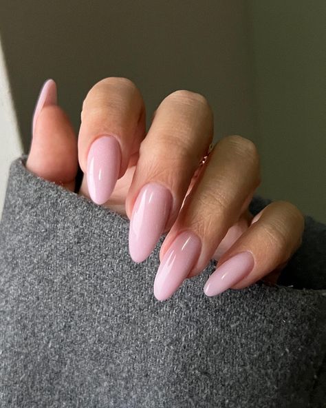 Embracing Elegance: The Enchanting World of Pastel Almond Nails 2024 - divagaze.com Solid Color Nails, Nail Forms, Nail Art Kit, Pink Nail, Pink Acrylic Nails, Elegant Nails, Classy Nails, Chic Nails, Nails Nailart