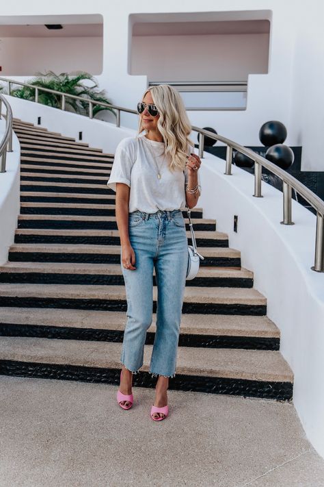 Pink Sandal Heel Outfit, Pink Sandal Outfits, Light Pink Heels Outfit, Outfit With Pink Heels, Bow Sandals Outfit, Pink Sandals Outfit, Pink Heels Outfit, Footwear Styling, Pink Shoes Outfit